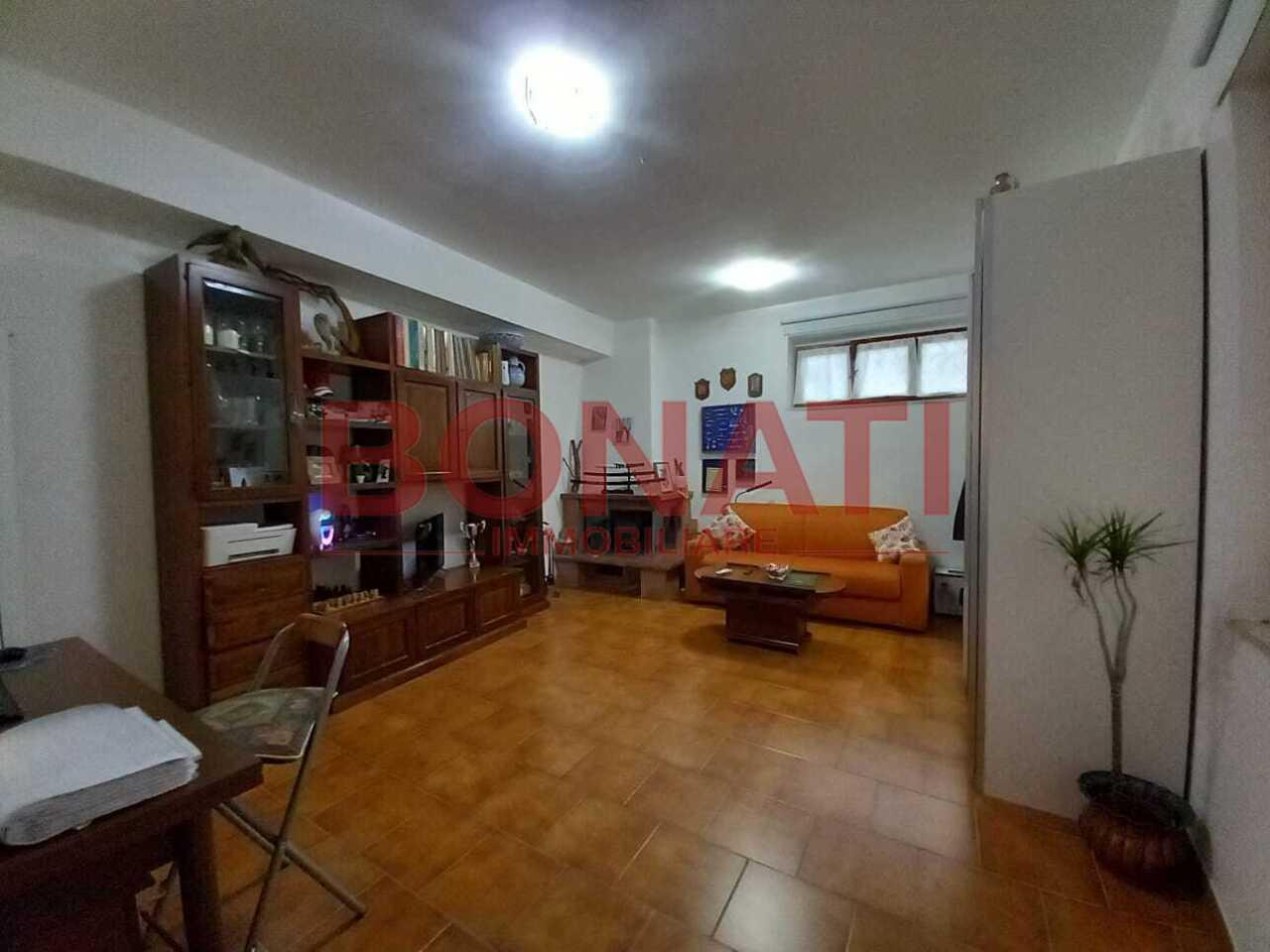 esavano in vendita a Vezzano Ligure