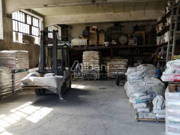 negozio in vendita a Vezzano Ligure