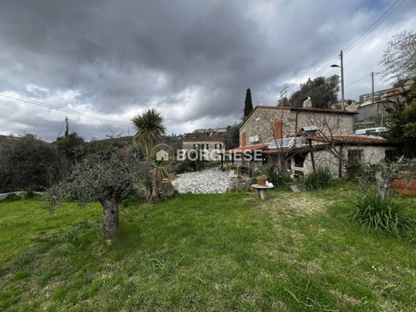 casa indipendente in vendita a Vezzano Ligure