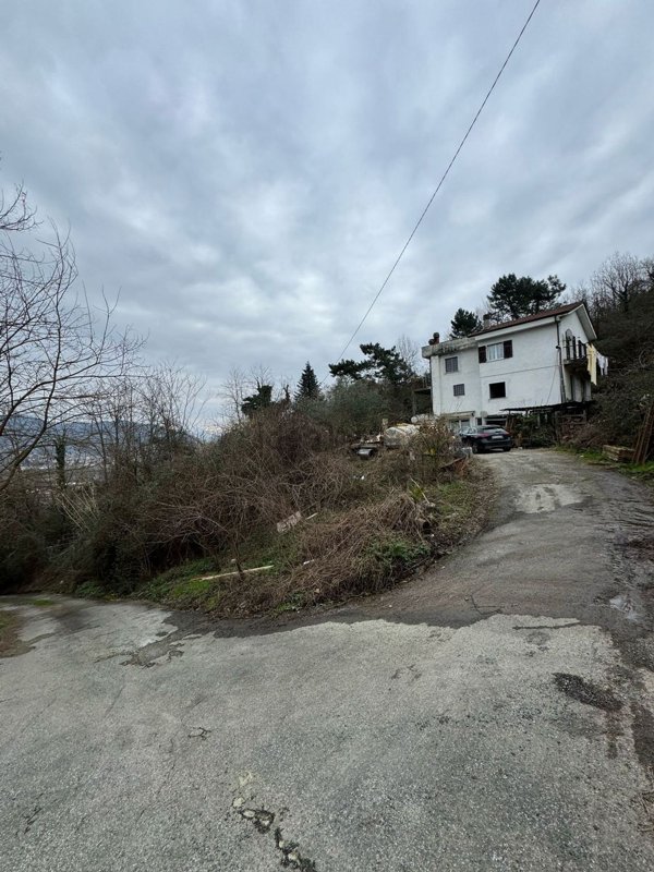 casa indipendente in vendita a Vezzano Ligure
