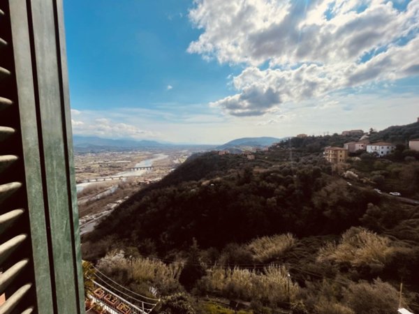 appartamento in vendita a Vezzano Ligure