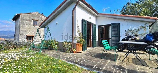 appartamento in vendita a Vezzano Ligure