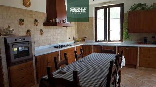 casa indipendente in vendita a Vezzano Ligure