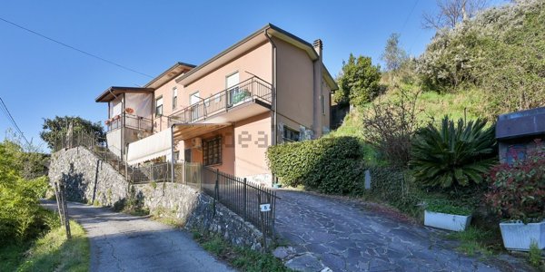 casa indipendente in vendita a Vezzano Ligure