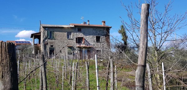 appartamento in vendita a Vezzano Ligure in zona Prati
