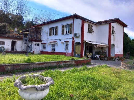 casa indipendente in vendita a Vezzano Ligure in zona Prati