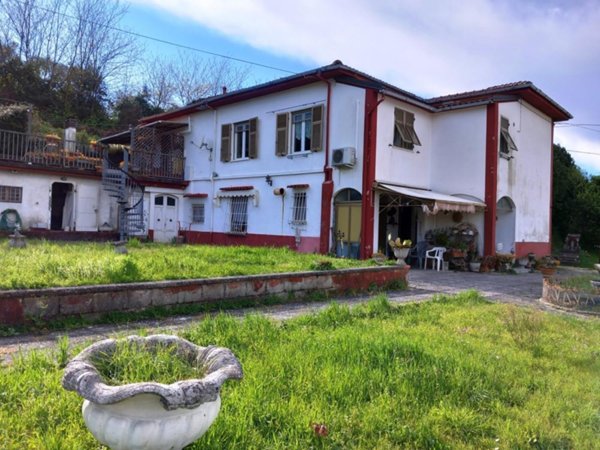 casa indipendente in vendita a Vezzano Ligure
