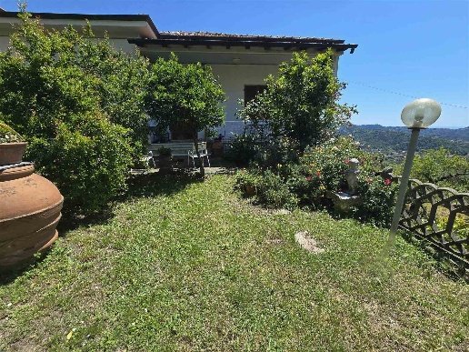 casa indipendente in vendita a Vezzano Ligure