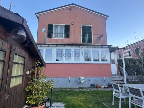 casa indipendente in vendita a Vezzano Ligure