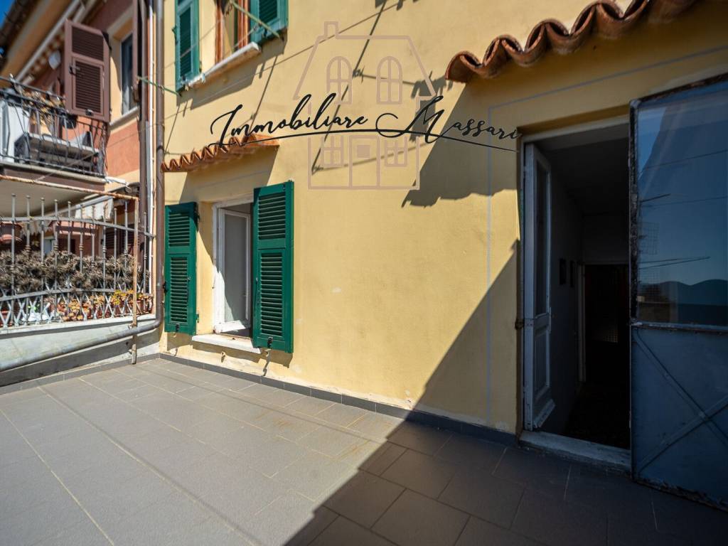 appartamento in vendita a Vezzano Ligure
