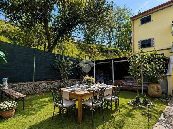 appartamento in vendita a Vezzano Ligure in zona Valeriano