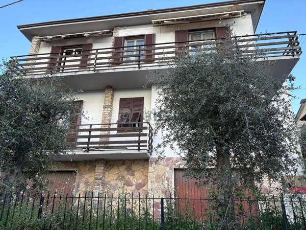 casa indipendente in vendita a Vezzano Ligure