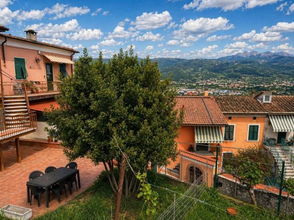 appartamento in vendita a Vezzano Ligure