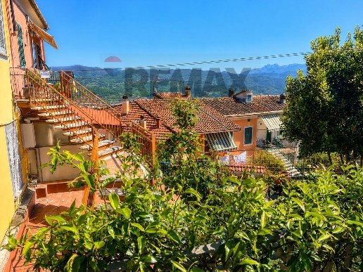 appartamento in vendita a Vezzano Ligure in zona Prati