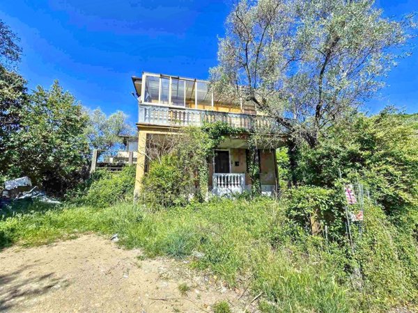 casa indipendente in vendita a Vezzano Ligure