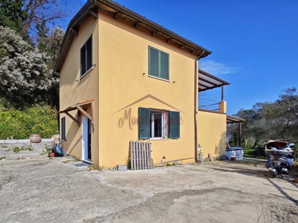 casa indipendente in vendita a Vezzano Ligure