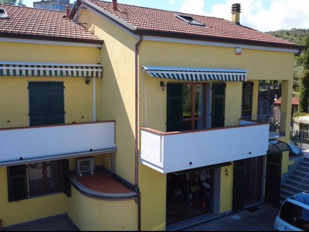 casa indipendente in vendita a Vezzano Ligure