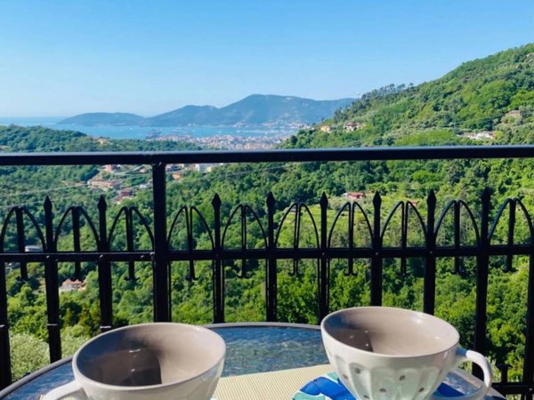 casa indipendente in vendita a Vezzano Ligure