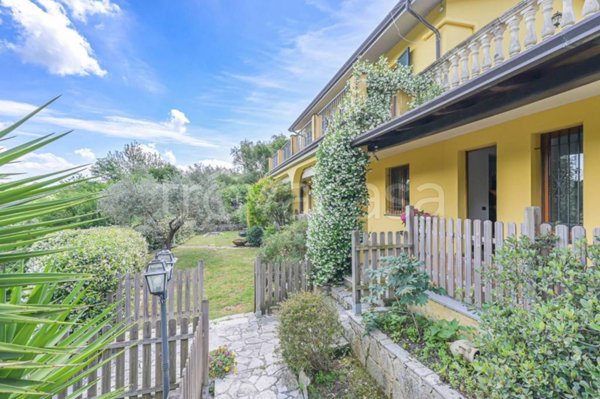 casa indipendente in vendita a Vezzano Ligure in zona Valeriano
