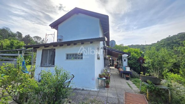 appartamento in vendita a Vezzano Ligure