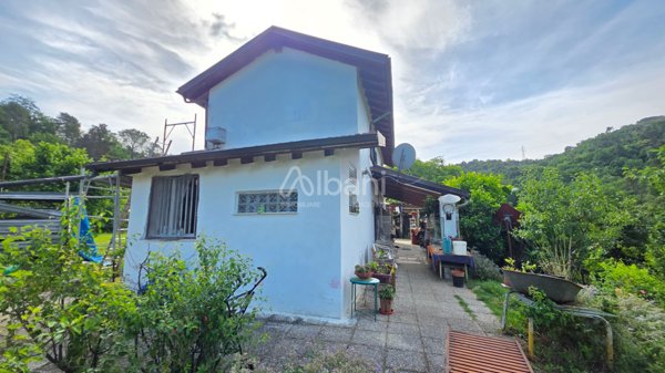 casa indipendente in vendita a Vezzano Ligure