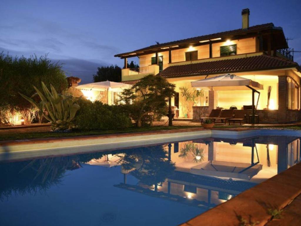 casa indipendente in vendita a Vezzano Ligure