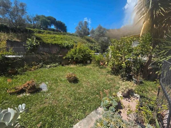 appartamento in vendita a Vezzano Ligure in zona Prati