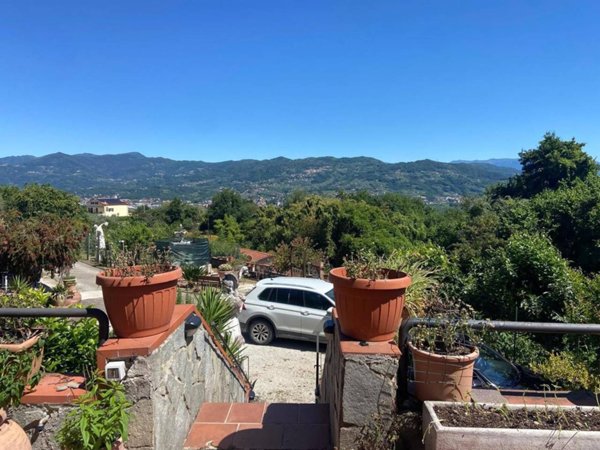 casa indipendente in vendita a Vezzano Ligure