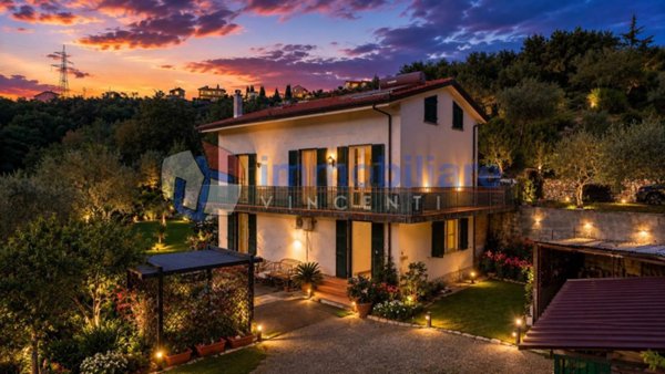 casa indipendente in vendita a Vezzano Ligure in zona Prati