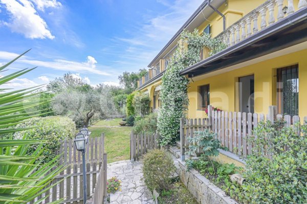 casa indipendente in vendita a Vezzano Ligure in zona Valeriano