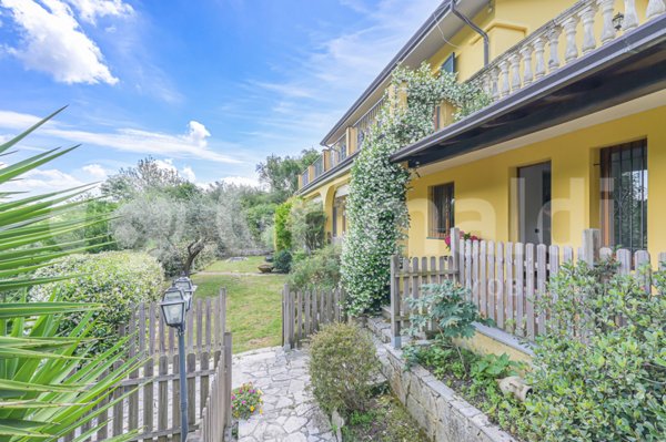 casa indipendente in vendita a Vezzano Ligure in zona Prati