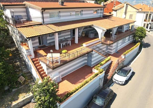casa indipendente in vendita a Vezzano Ligure in zona Prati