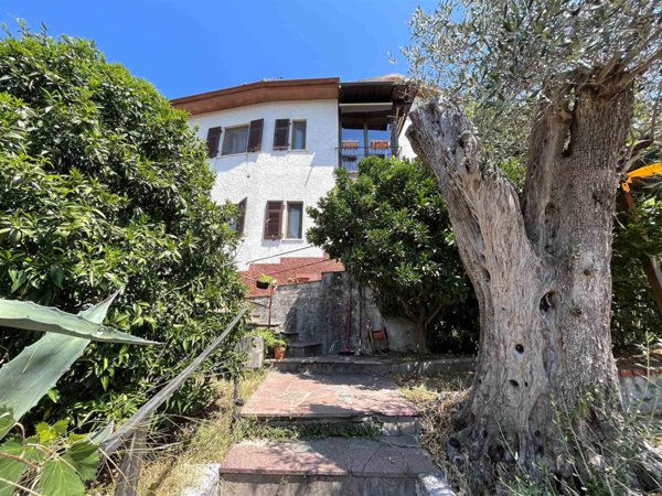 appartamento in vendita a Vezzano Ligure in zona Prati