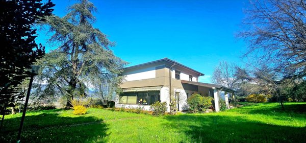 casa indipendente in vendita a Vezzano Ligure in zona Valeriano