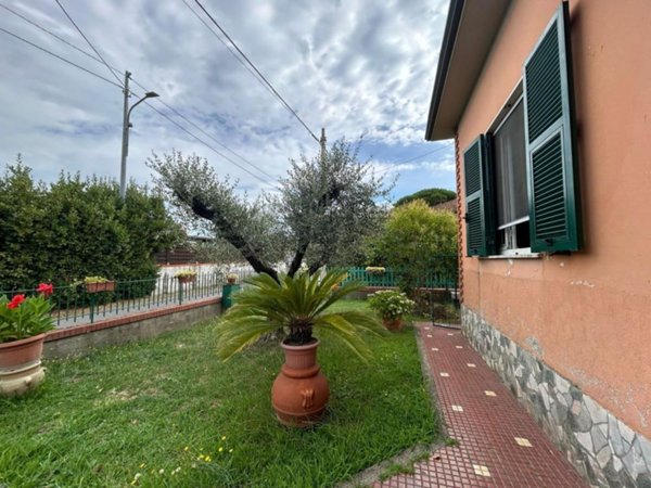 casa indipendente in vendita a Vezzano Ligure in zona Valeriano