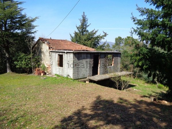 casa indipendente in vendita a Vezzano Ligure in zona Valeriano