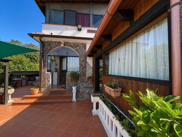 casa indipendente in vendita a Vezzano Ligure in zona Prati