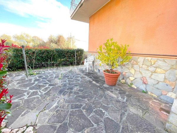 casa indipendente in vendita a Vezzano Ligure