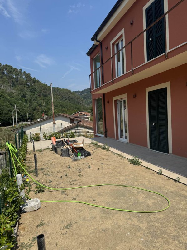 appartamento in vendita a Vezzano Ligure in zona Prati