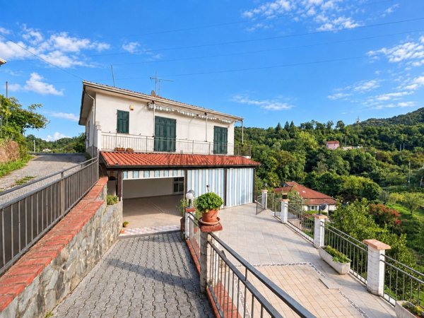 casa indipendente in vendita a Vezzano Ligure in zona Lagoscuro