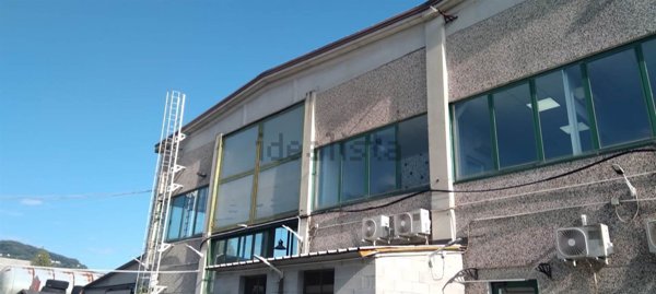 locale di sgombero in vendita a Vezzano Ligure in zona Lagoscuro