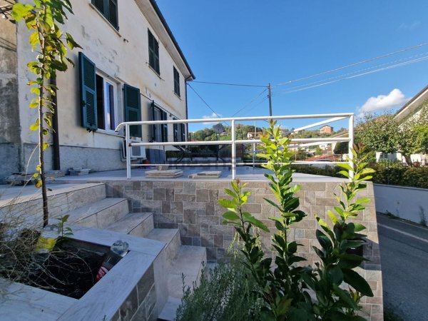 appartamento in vendita a Vezzano Ligure in zona Prati