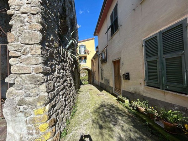 appartamento in vendita a Vezzano Ligure in zona Valeriano