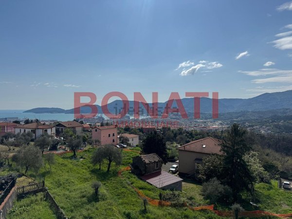 casa indipendente in vendita a Vezzano Ligure