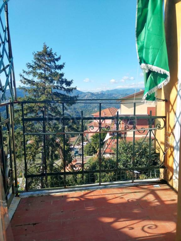 appartamento in vendita a Vezzano Ligure in zona Prati