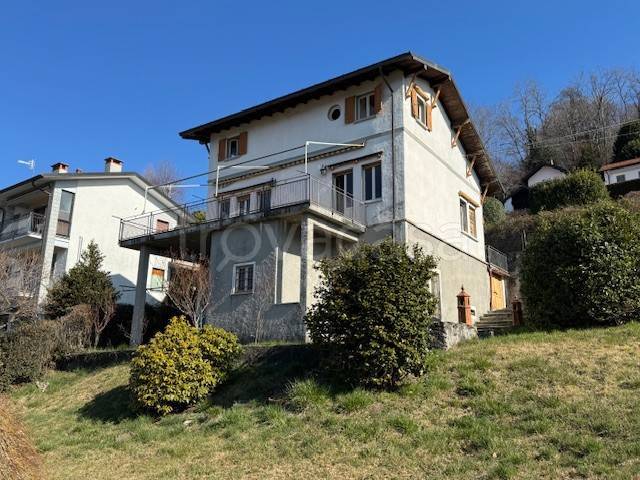 casa indipendente in vendita ad Agra