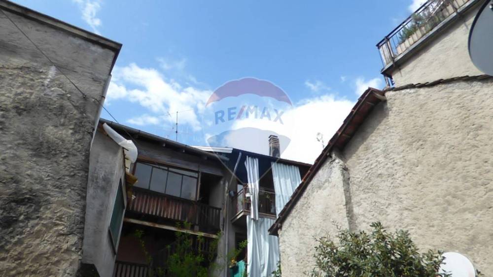 casa indipendente in vendita ad Agra