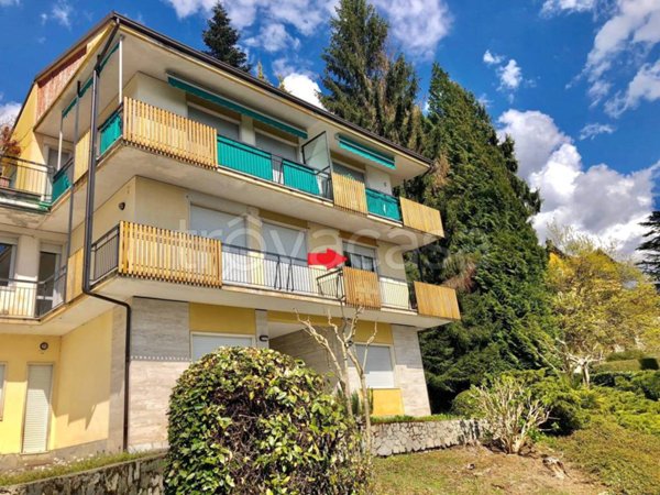 appartamento in vendita ad Agra