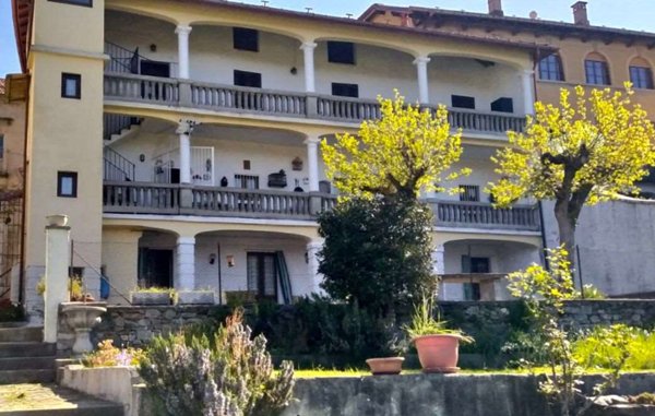 appartamento in vendita ad Agra