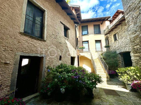 casa indipendente in vendita ad Agra